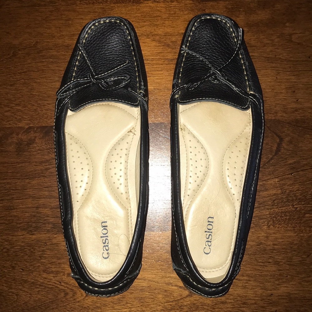 Super cute Caslon flats!